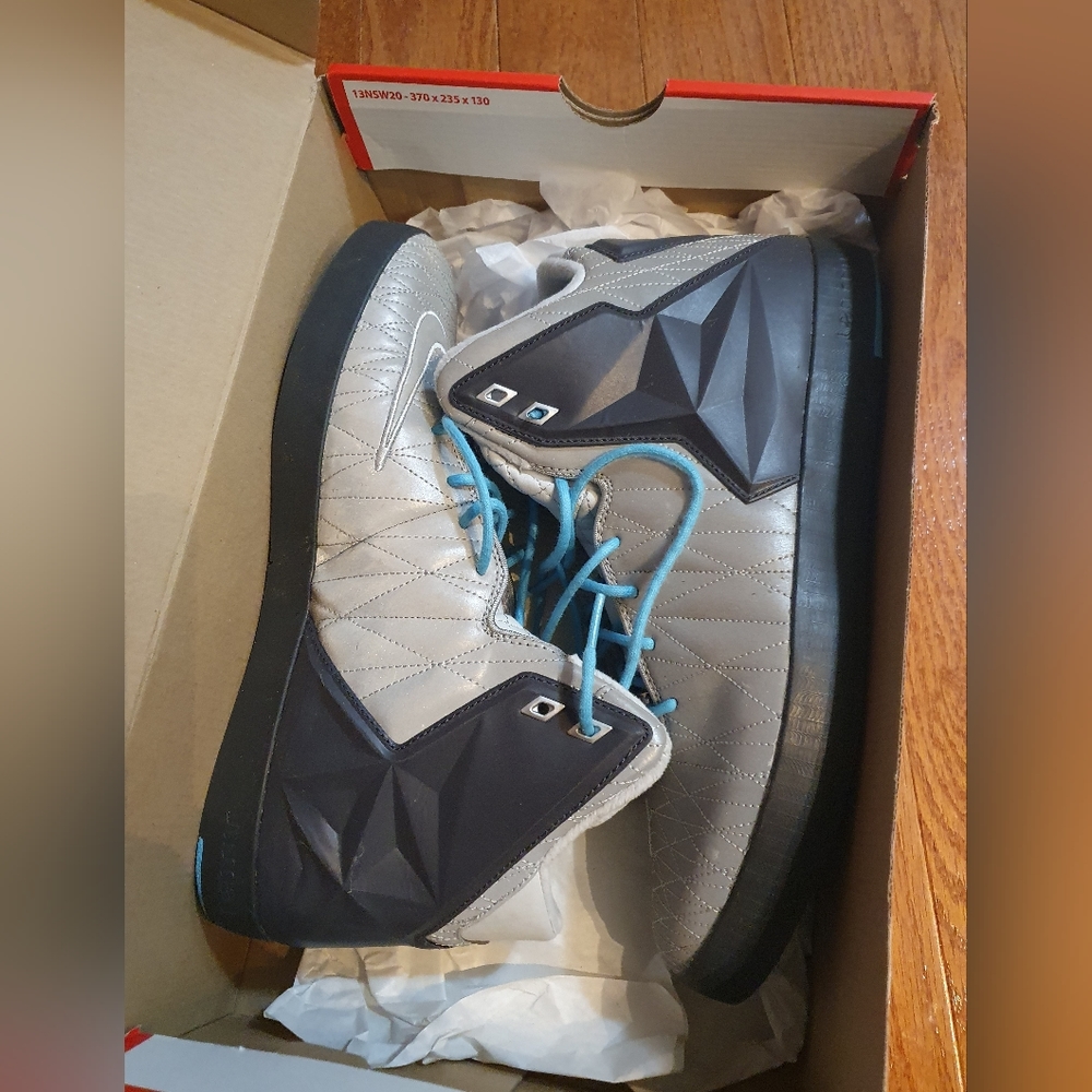 LeBron XI NSW Lifestyle men's shoes